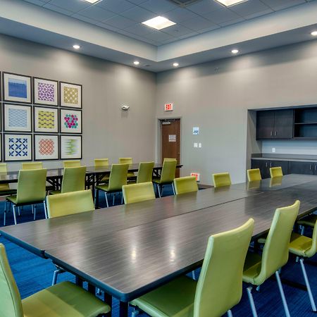Holiday Inn Express & Suites - Omaha Downtown - Airport By Ihg Екстериор снимка