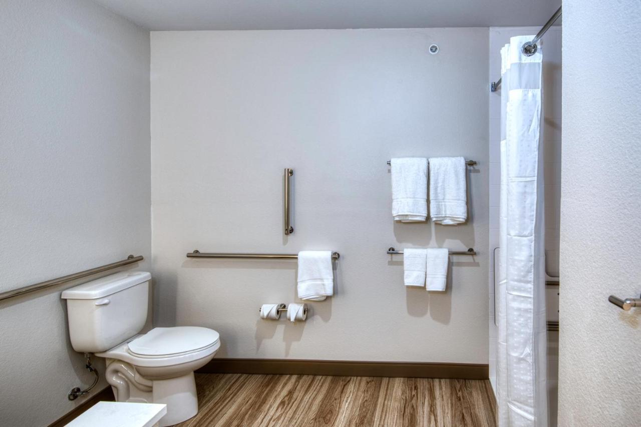 Holiday Inn Express & Suites - Omaha Downtown - Airport By Ihg Екстериор снимка