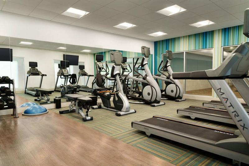 Holiday Inn Express & Suites - Omaha Downtown - Airport By Ihg Екстериор снимка